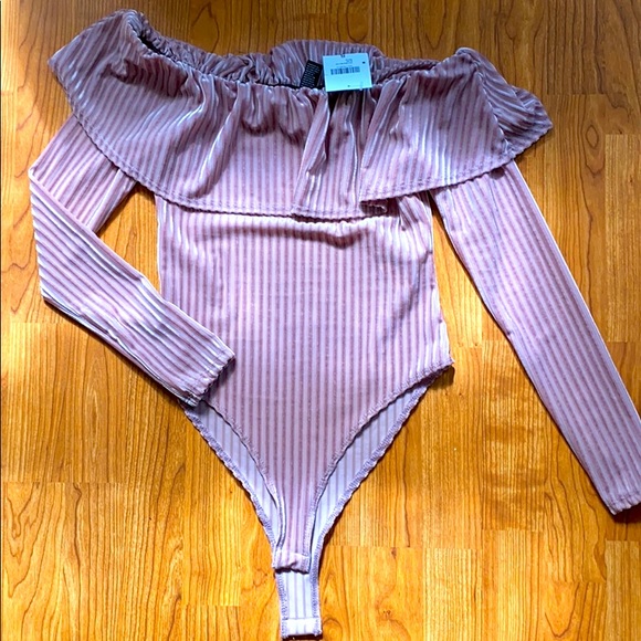 Forever 21 blush pink velvet bodysuit NW - Picture 3 of 3